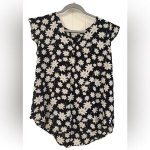 LOFT Short Flutter Sleeves V Neck Black and White Daisy Floral Size Large
